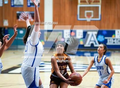 Thumbnail 1 in Las Lomas @ Acalanes photogallery.