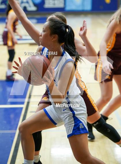 Thumbnail 3 in Las Lomas @ Acalanes photogallery.