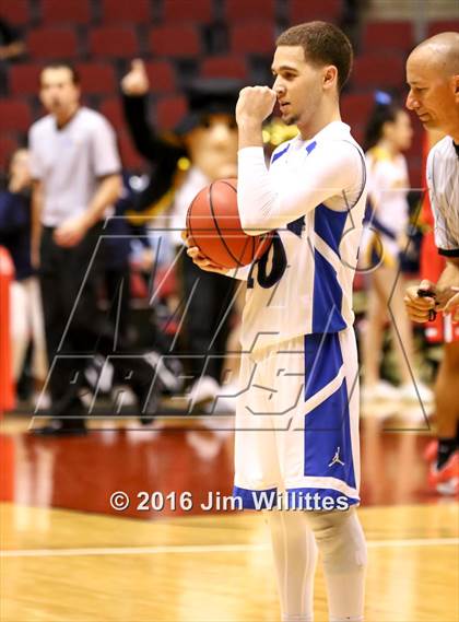 Thumbnail 3 in Paradise Valley vs. Shadow Mountain (AIA D2 Semifinal) photogallery.