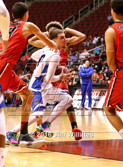 Thumbnail 2 in Paradise Valley vs. Shadow Mountain (AIA D2 Semifinal) photogallery.