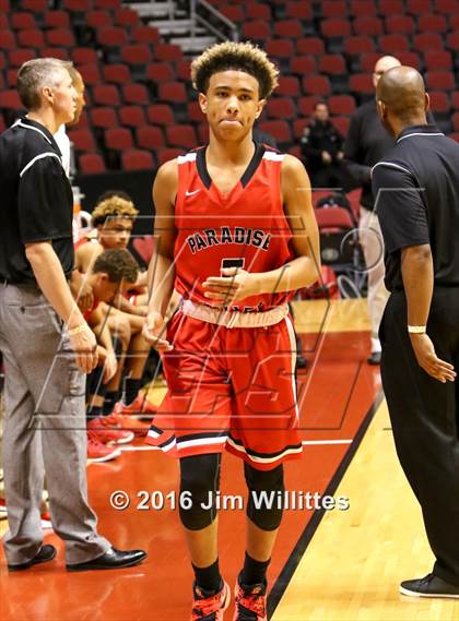Thumbnail 1 in Paradise Valley vs. Shadow Mountain (AIA D2 Semifinal) photogallery.