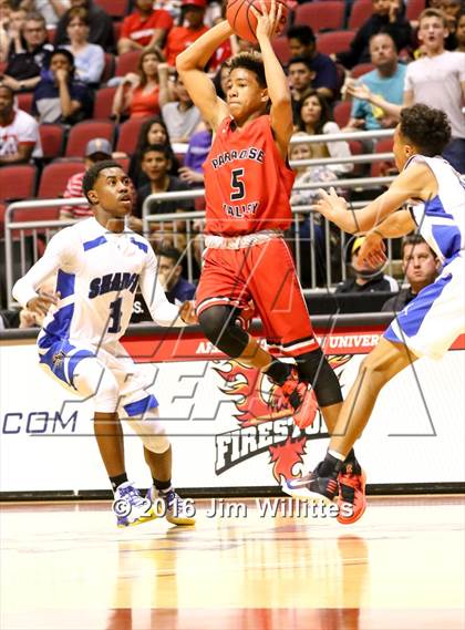 Thumbnail 3 in Paradise Valley vs. Shadow Mountain (AIA D2 Semifinal) photogallery.