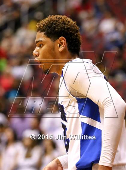 Thumbnail 2 in Paradise Valley vs. Shadow Mountain (AIA D2 Semifinal) photogallery.