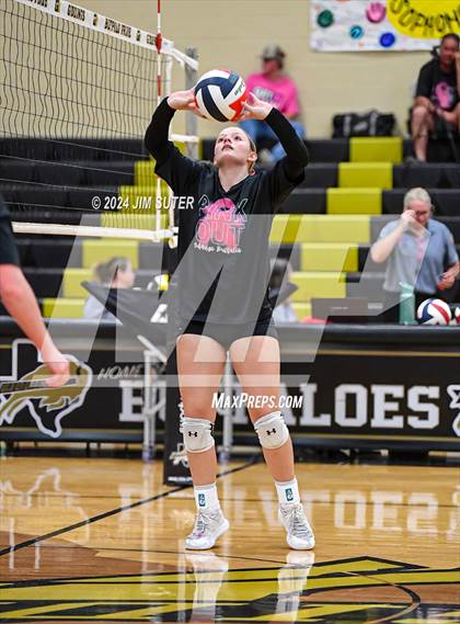 Thumbnail 1 in Giddings vs Caldwell photogallery.
