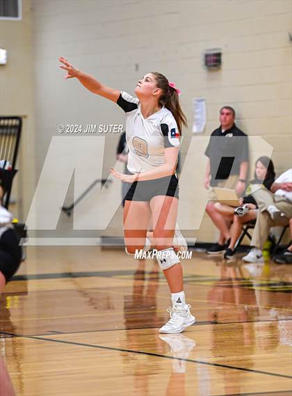 Thumbnail 2 in Giddings vs Caldwell photogallery.