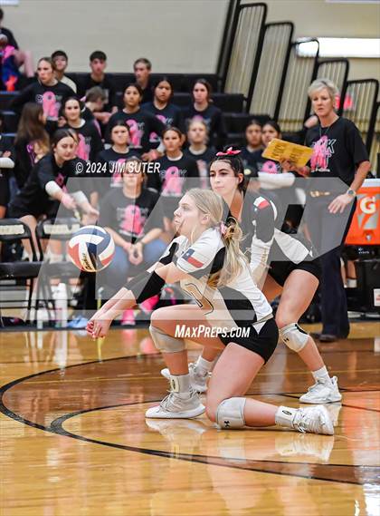 Thumbnail 3 in Giddings vs Caldwell photogallery.