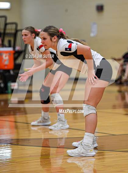 Thumbnail 2 in Giddings vs Caldwell photogallery.