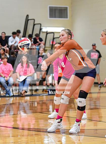Thumbnail 3 in Giddings vs Caldwell photogallery.