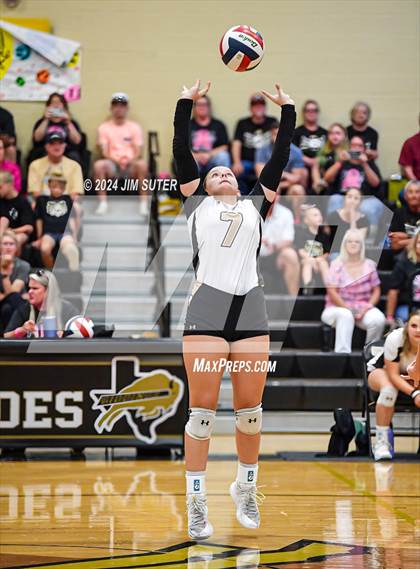 Thumbnail 1 in Giddings vs Caldwell photogallery.