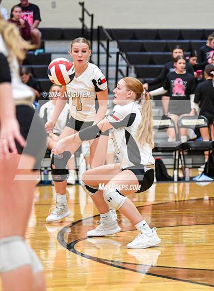 Thumbnail 1 in Giddings vs Caldwell photogallery.