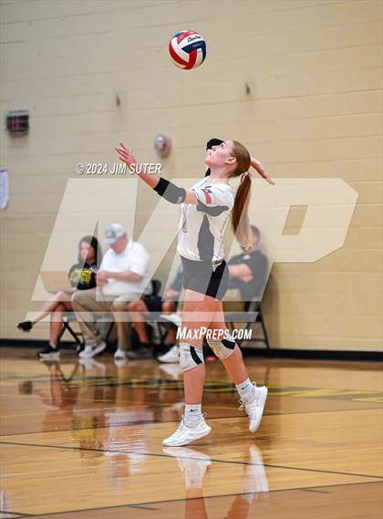 Thumbnail 2 in Giddings vs Caldwell photogallery.