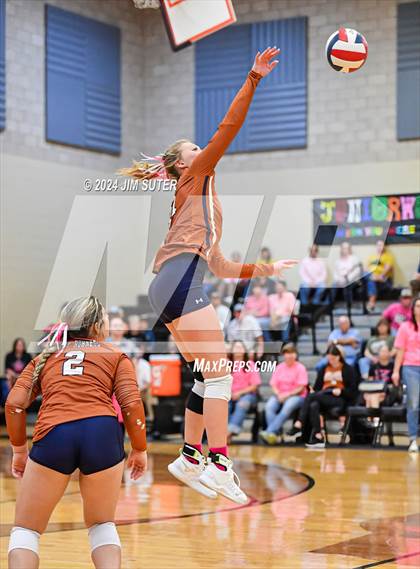 Thumbnail 3 in Giddings vs Caldwell photogallery.