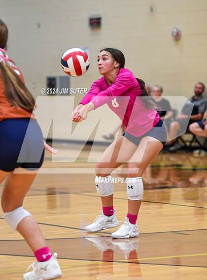 Thumbnail 1 in Giddings vs Caldwell photogallery.