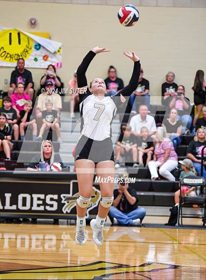 Thumbnail 1 in Giddings vs Caldwell photogallery.