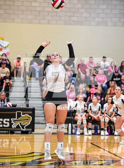 Thumbnail 2 in Giddings vs Caldwell photogallery.