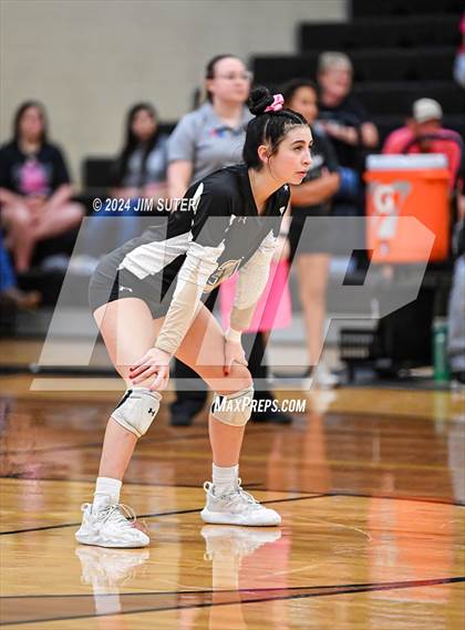 Thumbnail 2 in Giddings vs Caldwell photogallery.