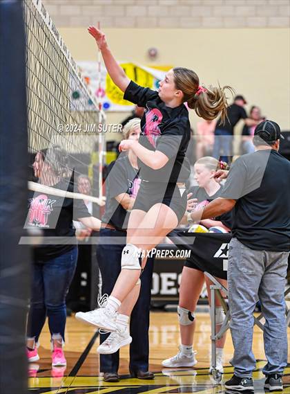 Thumbnail 1 in Giddings vs Caldwell photogallery.