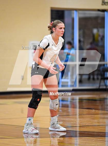 Thumbnail 2 in Giddings vs Caldwell photogallery.