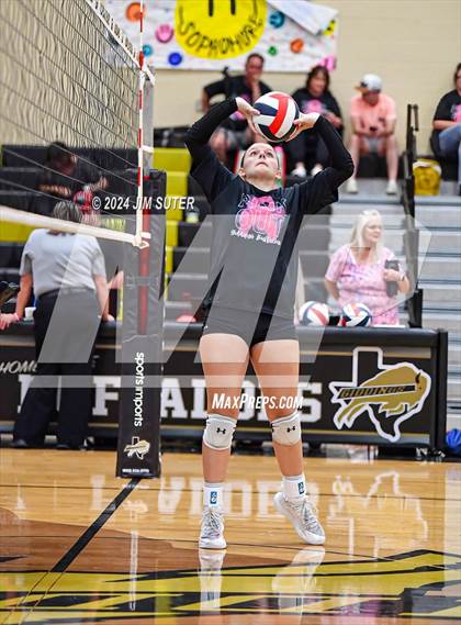 Thumbnail 2 in Giddings vs Caldwell photogallery.