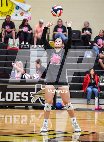Thumbnail 3 in Giddings vs Caldwell photogallery.