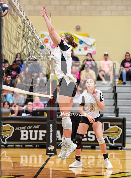 Thumbnail 2 in Giddings vs Caldwell photogallery.