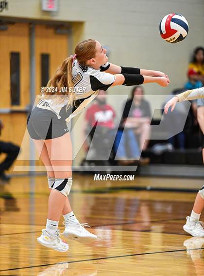 Thumbnail 1 in Giddings vs Caldwell photogallery.