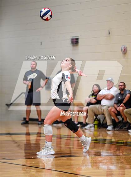 Thumbnail 1 in Giddings vs Caldwell photogallery.
