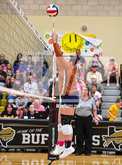 Thumbnail 1 in Giddings vs Caldwell photogallery.