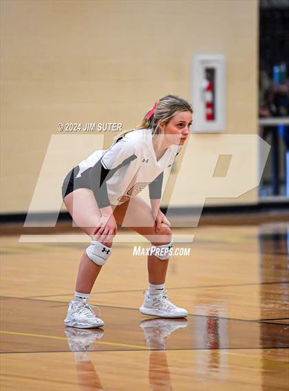 Thumbnail 3 in Giddings vs Caldwell photogallery.