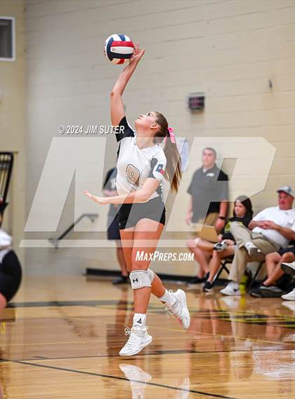 Thumbnail 1 in Giddings vs Caldwell photogallery.