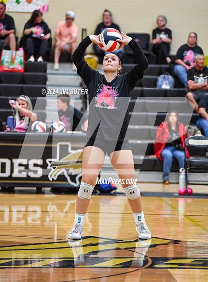 Thumbnail 2 in Giddings vs Caldwell photogallery.