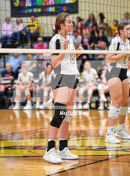 Thumbnail 3 in Giddings vs Caldwell photogallery.