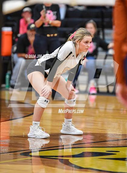 Thumbnail 1 in Giddings vs Caldwell photogallery.