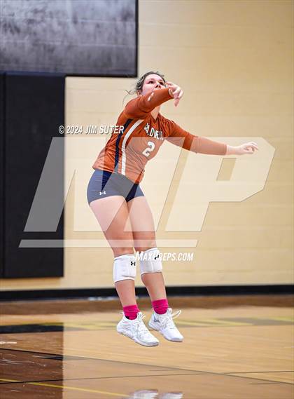 Thumbnail 2 in Giddings vs Caldwell photogallery.