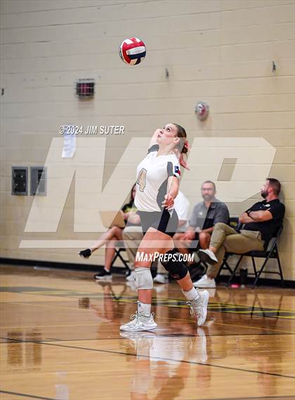 Thumbnail 2 in Giddings vs Caldwell photogallery.