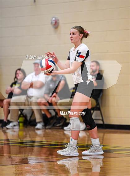 Thumbnail 2 in Giddings vs Caldwell photogallery.