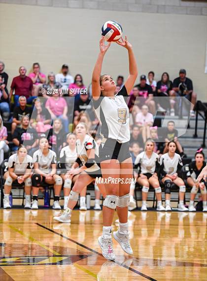 Thumbnail 3 in Giddings vs Caldwell photogallery.