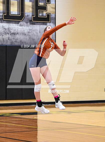 Thumbnail 1 in Giddings vs Caldwell photogallery.