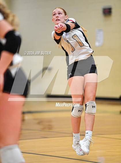 Thumbnail 1 in Giddings vs Caldwell photogallery.