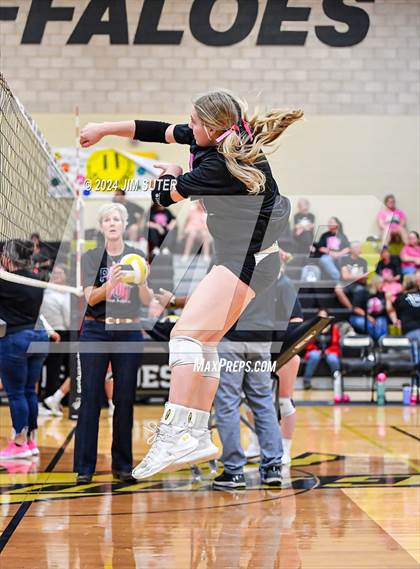 Thumbnail 2 in Giddings vs Caldwell photogallery.