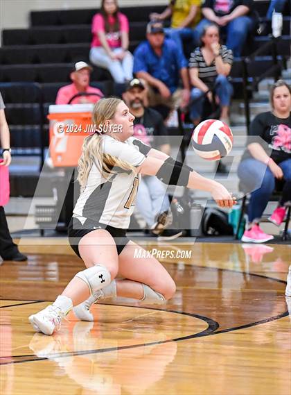 Thumbnail 1 in Giddings vs Caldwell photogallery.