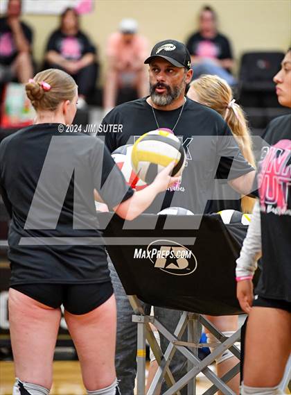 Thumbnail 1 in Giddings vs Caldwell photogallery.