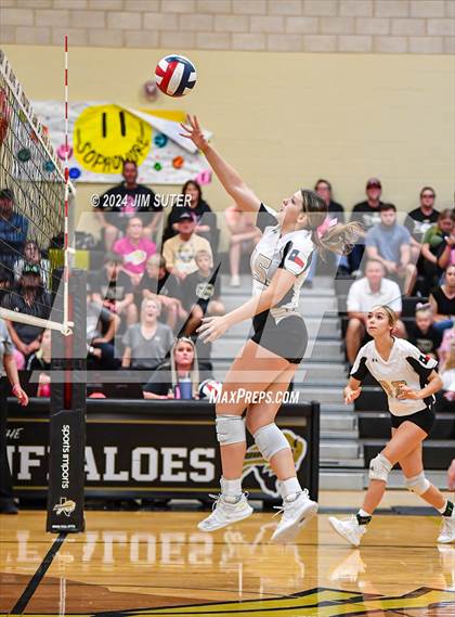 Thumbnail 1 in Giddings vs Caldwell photogallery.
