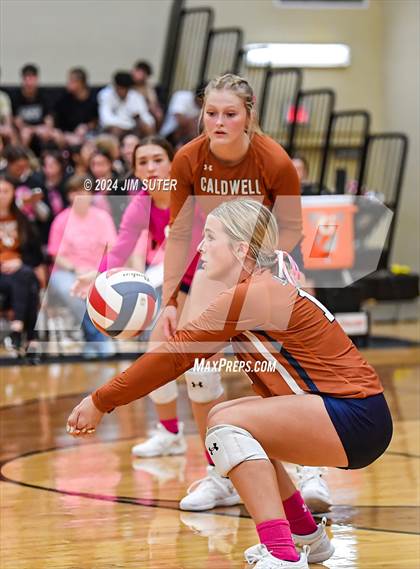 Thumbnail 1 in Giddings vs Caldwell photogallery.
