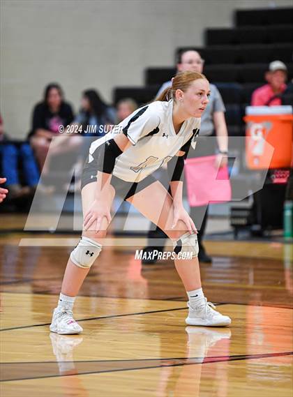 Thumbnail 2 in Giddings vs Caldwell photogallery.