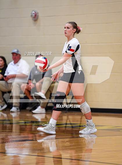 Thumbnail 1 in Giddings vs Caldwell photogallery.