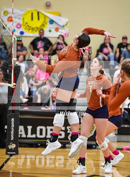 Thumbnail 3 in Giddings vs Caldwell photogallery.