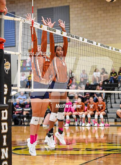 Thumbnail 1 in Giddings vs Caldwell photogallery.