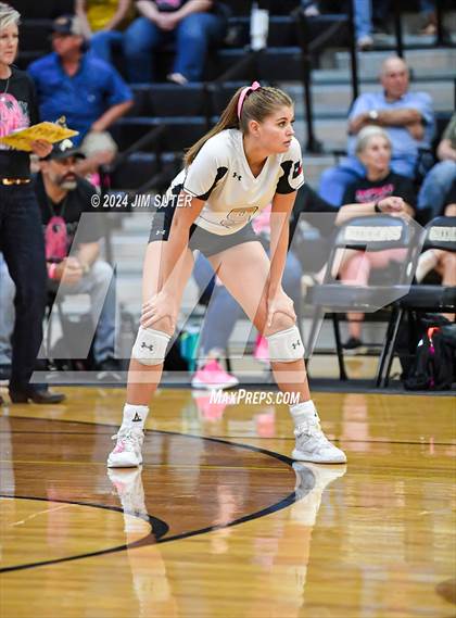 Thumbnail 3 in Giddings vs Caldwell photogallery.