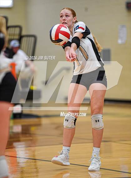 Thumbnail 3 in Giddings vs Caldwell photogallery.